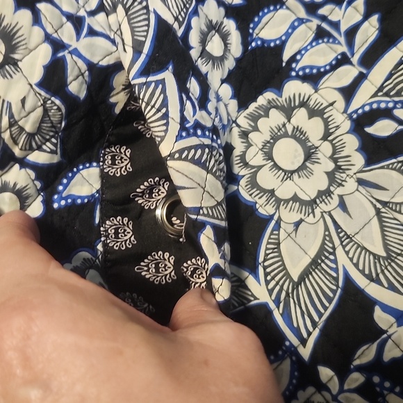 Vera Bradley brand triple zip hipster NWOT - Picture 3 of 4